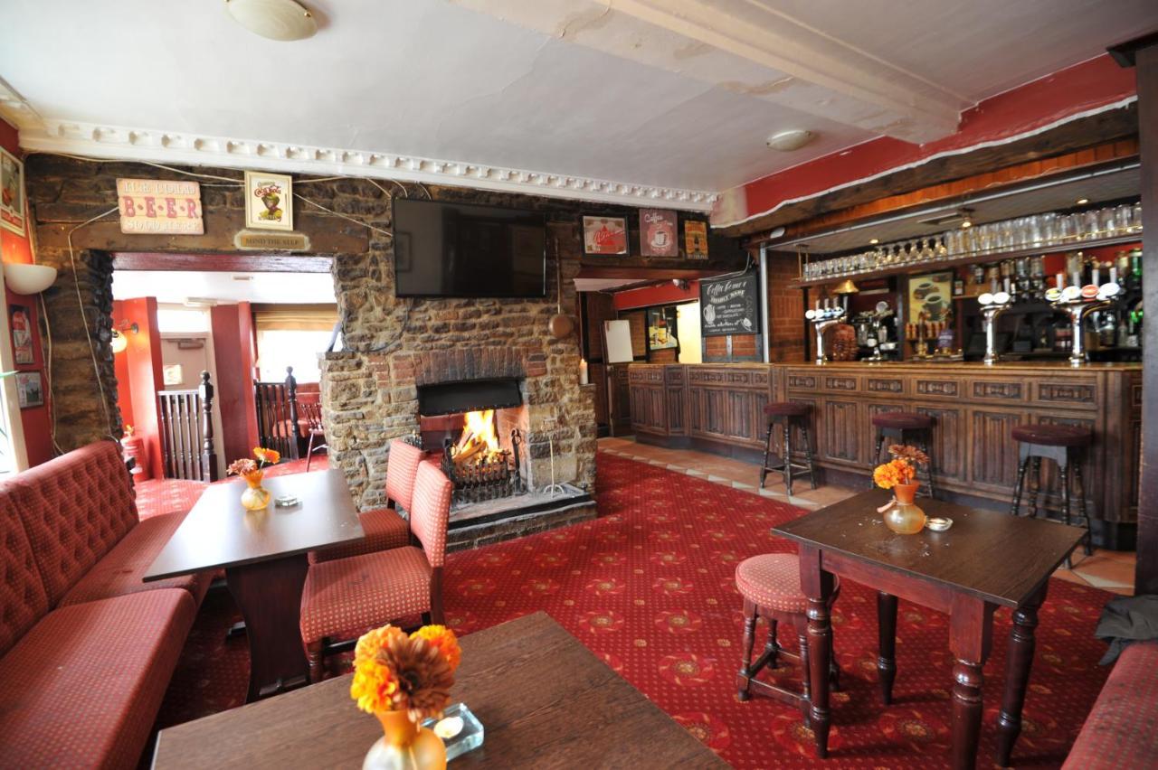 Crown Hotel Brackley Dış mekan fotoğraf