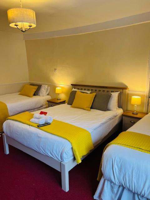 Crown Hotel Brackley Dış mekan fotoğraf
