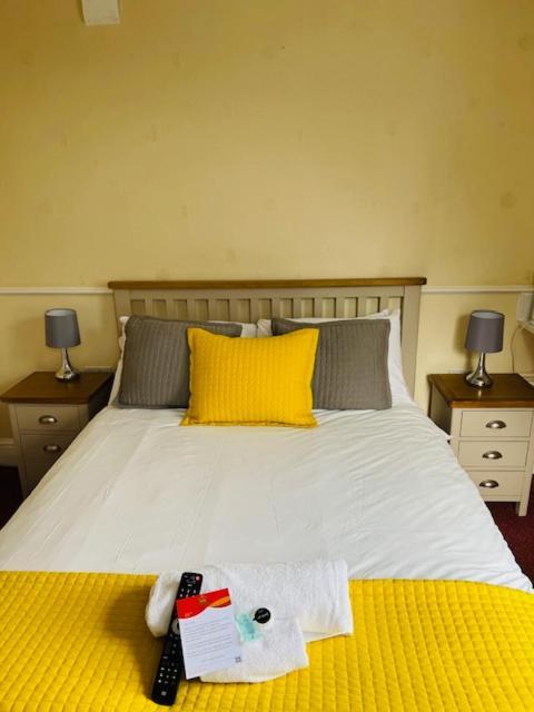 Crown Hotel Brackley Dış mekan fotoğraf