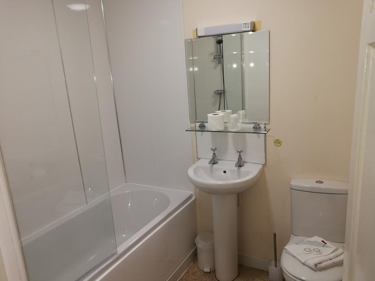 Crown Hotel Brackley Dış mekan fotoğraf
