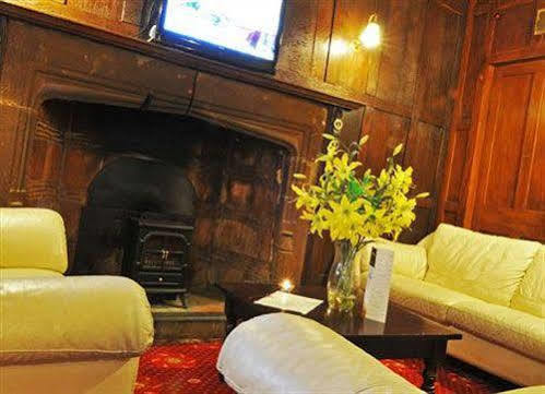 Crown Hotel Brackley Dış mekan fotoğraf